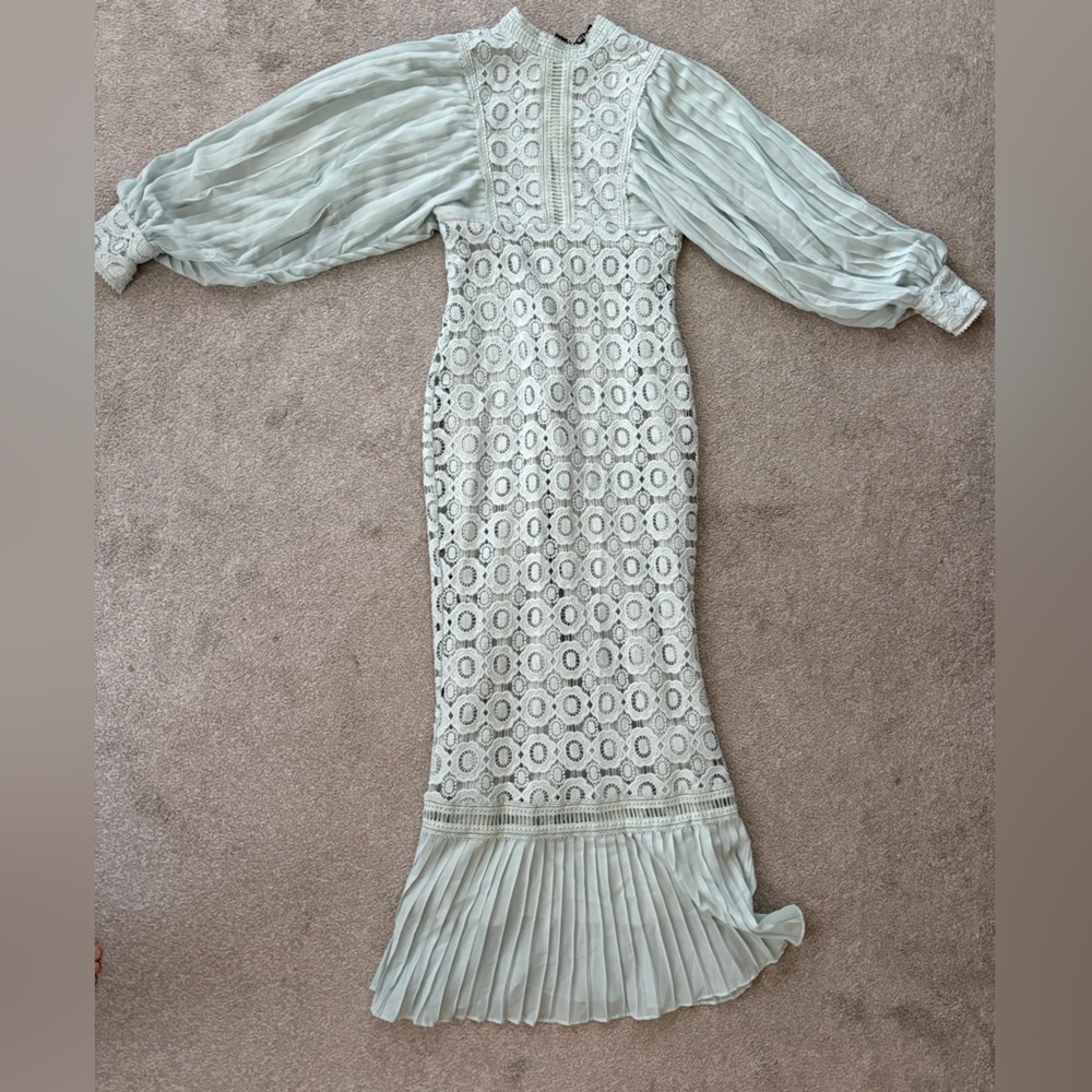Elegant Lace Maxi Dress in Light Gray - Picture 2 of 2
